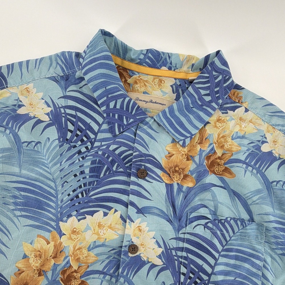Tommy Bahama Original Fit 100% Silk Blue Floral Hawaiian Short Sleeve XL